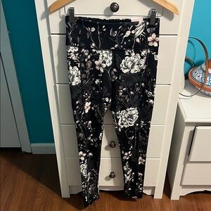 Victoria's Secret Black and White Floral Leggings